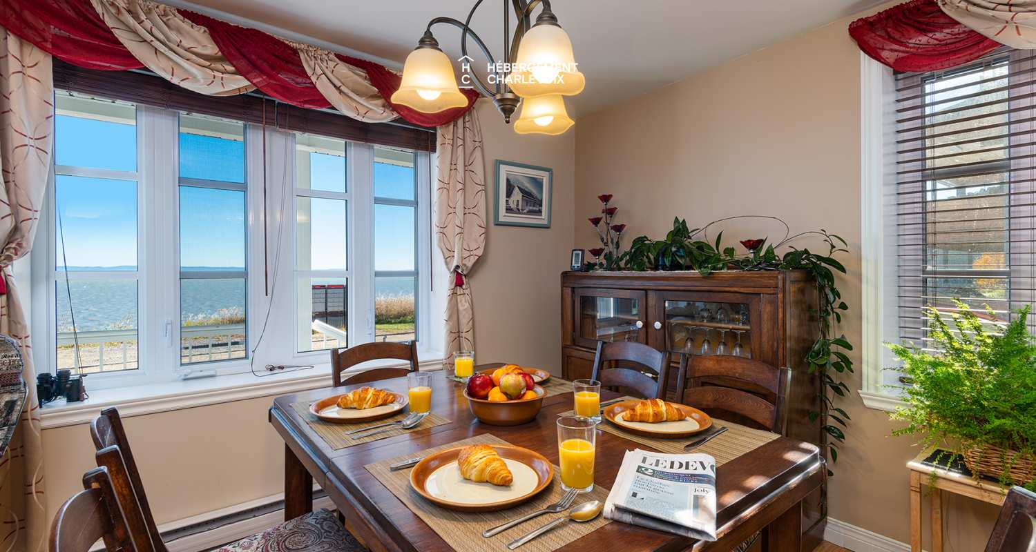 Le 1368 - Une vue sublime sur le fleuve St-Laurent à deux pas du Massif